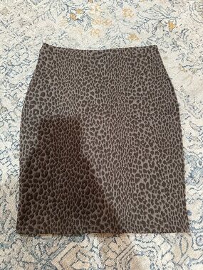 H&M Size XS Elastic Stretch Women's Brown Leopard Print Pencil Skirt